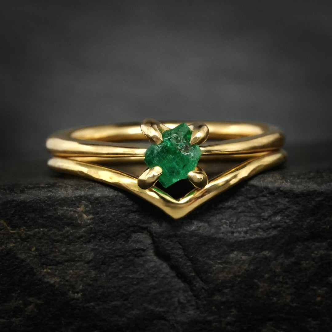 Simple emerald wedding set