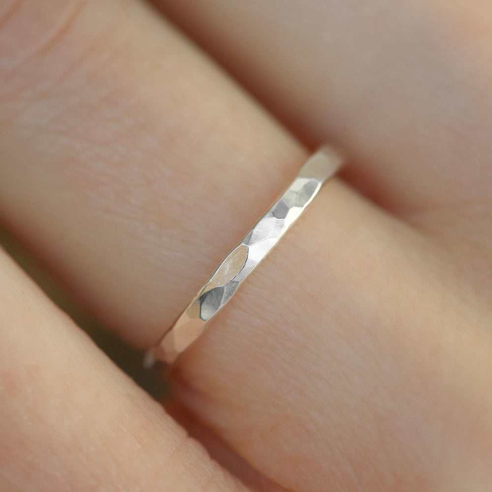 1.5mm Slim Hammered Ring