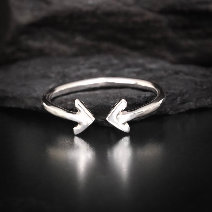 Arrow Midi Knuckle Ring