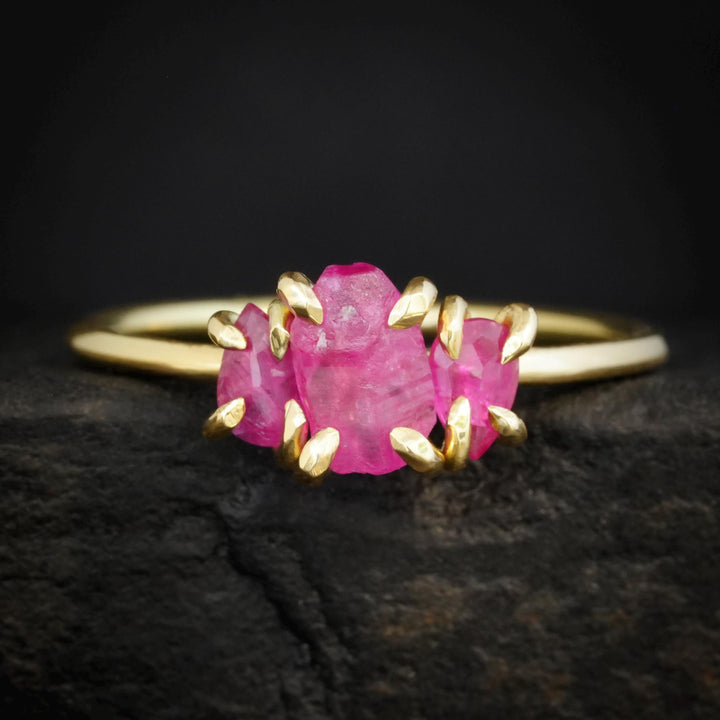Ruby Ring: RTS 18k/750 Yellow Gold Prong Set Natural Uncut Ruby Crystal and Pear Shape Ruby 3 Stone Ring in US size 6.25 / UK size M