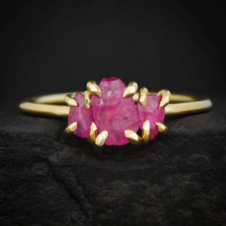 Ruby Ring: RTS 18k/750 Yellow Gold Prong Set Natural Uncut Ruby Crystal and Pear Shape Ruby 3 Stone Ring in US size 6.25 / UK size M