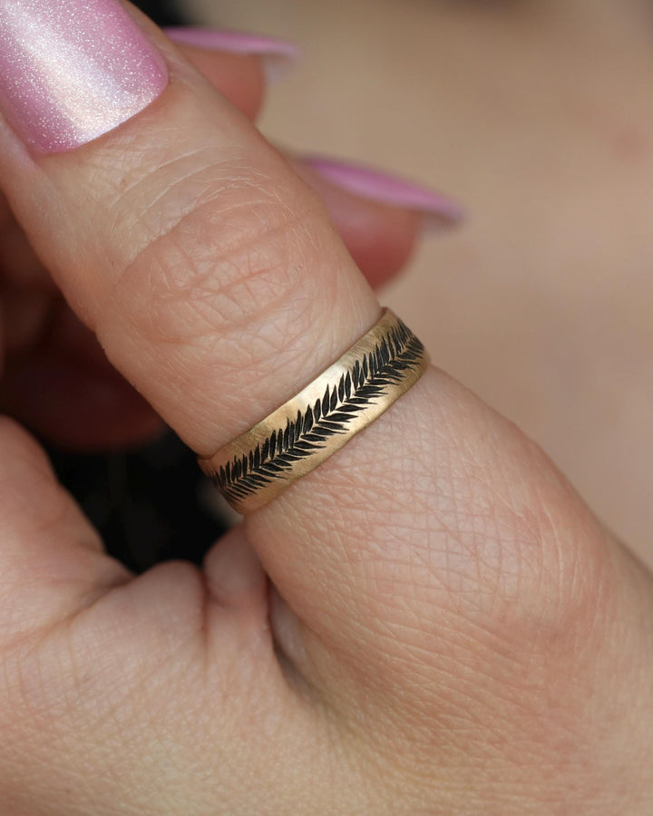 Textured Gold Feather Band Ring