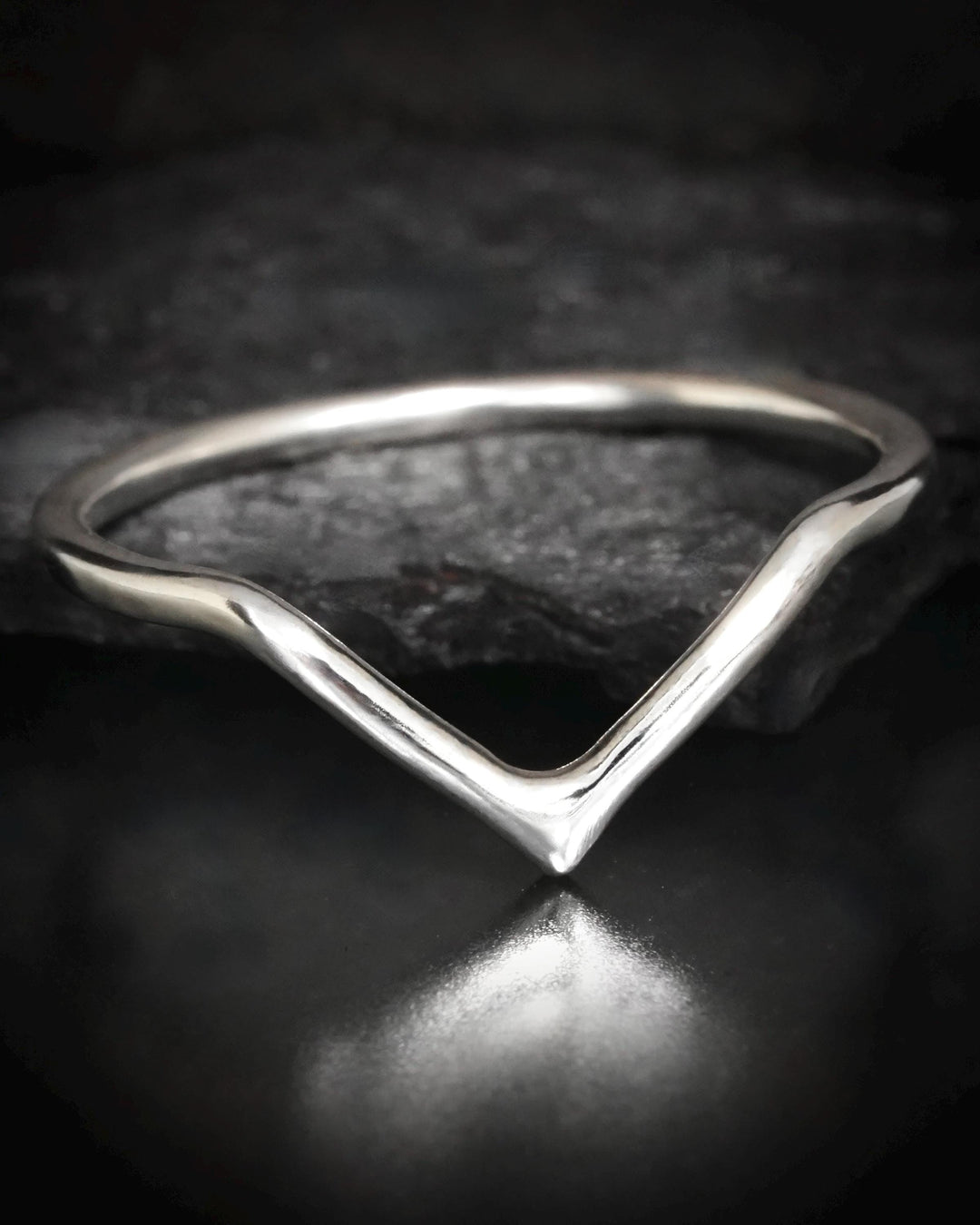 Simple V Shape Wave Ring