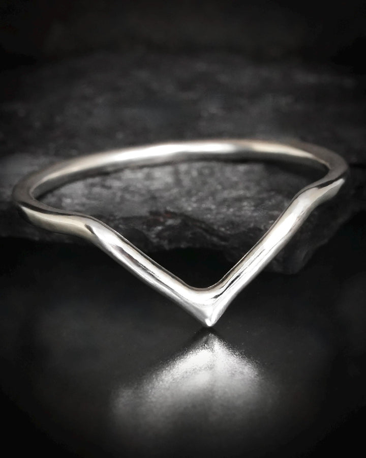Simple V Shape Wave Ring