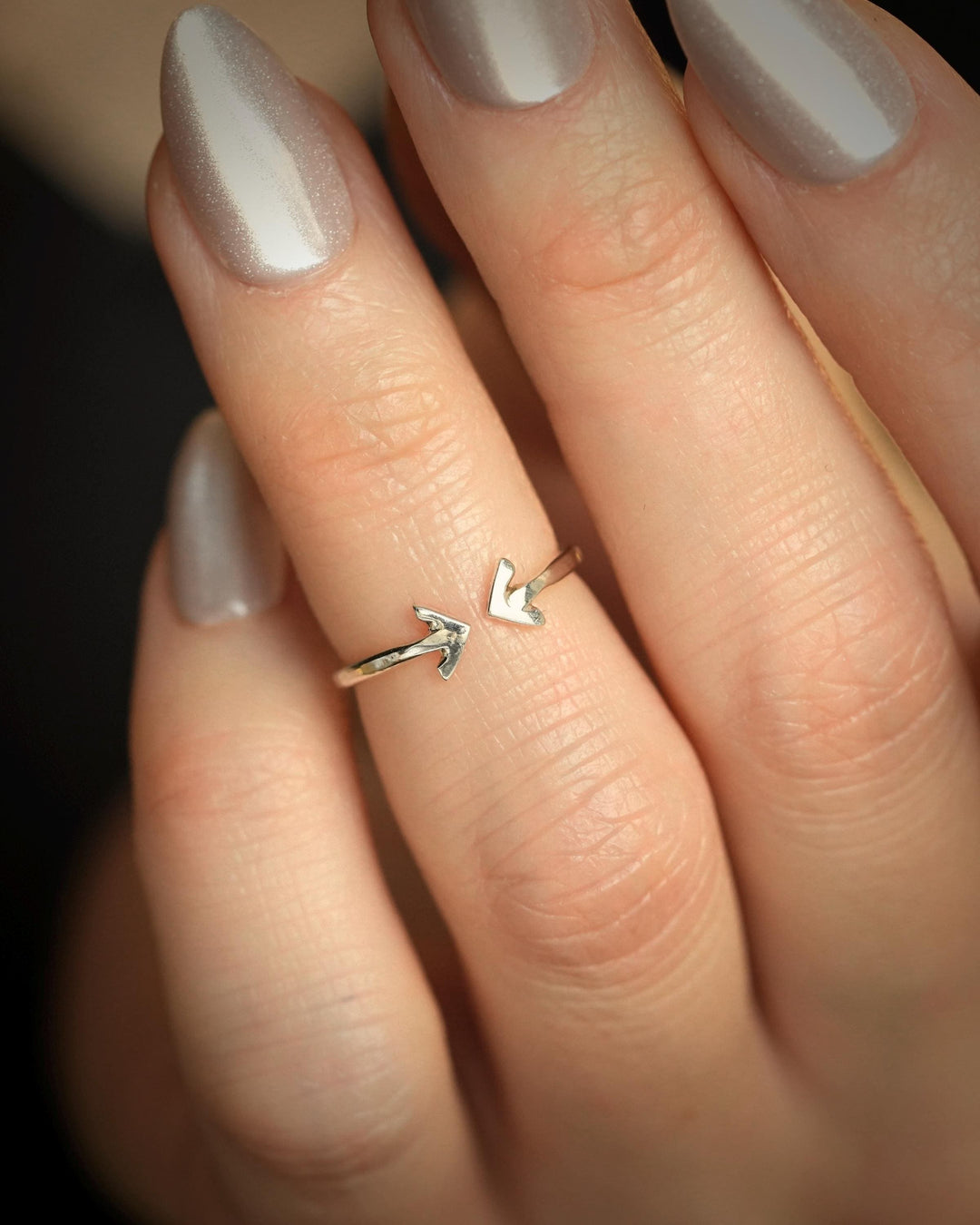 Silver Arrow Midi Knuckle Ring