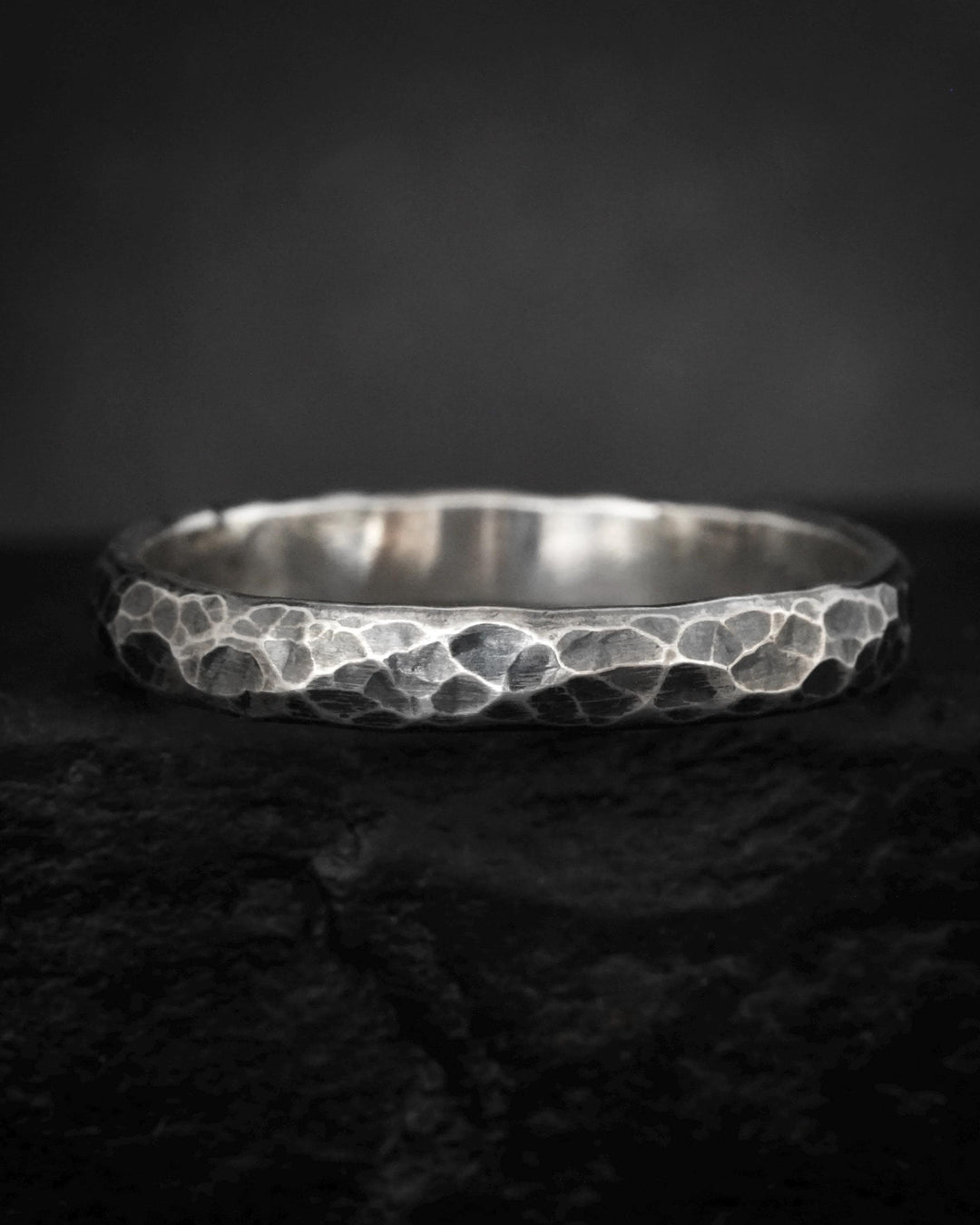 2.8mm Simple Hammered Band