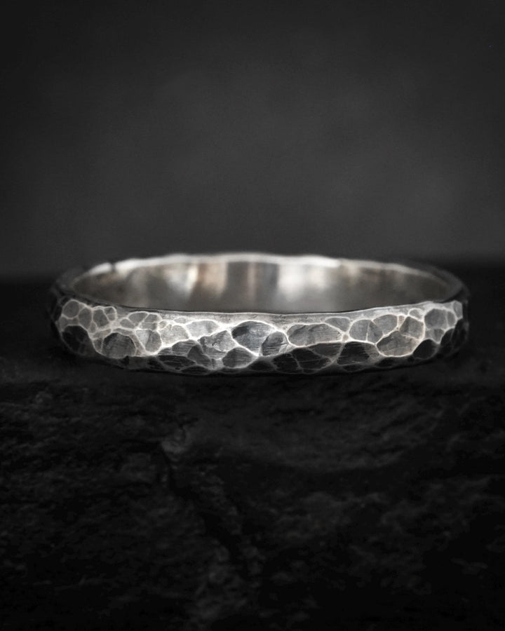 2.8mm Simple Hammered Band