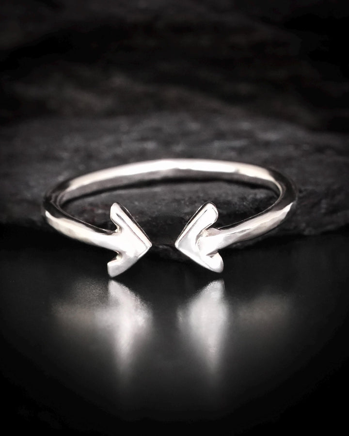 Arrow Midi Knuckle Ring