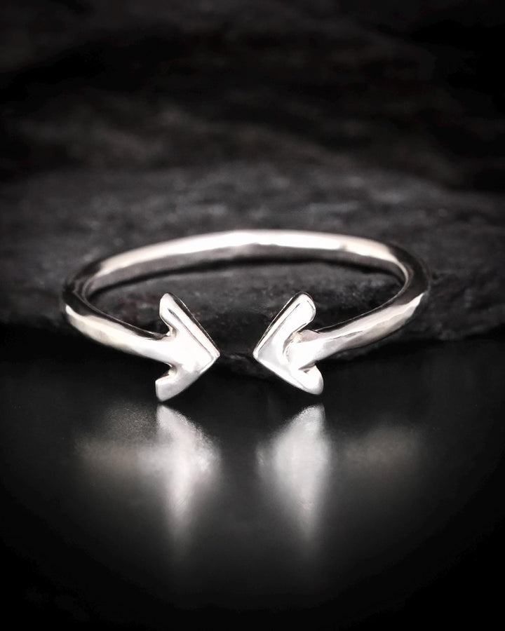 Silver Arrow Midi Knuckle Ring