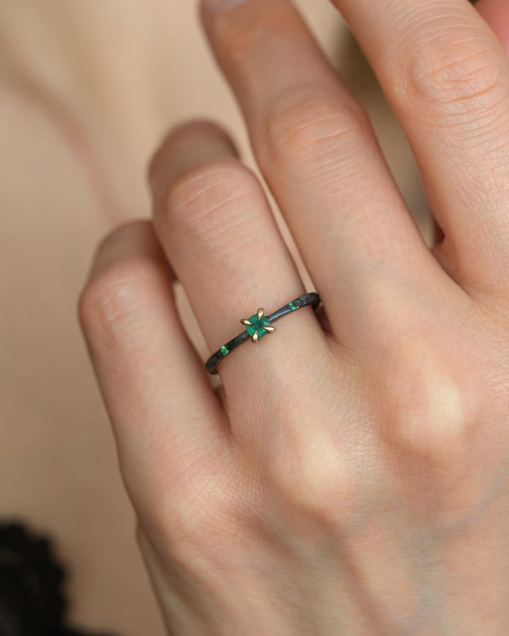 Black Silver Round Emerald Ring