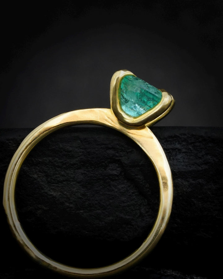 Round Cut Natural Emerald Ring