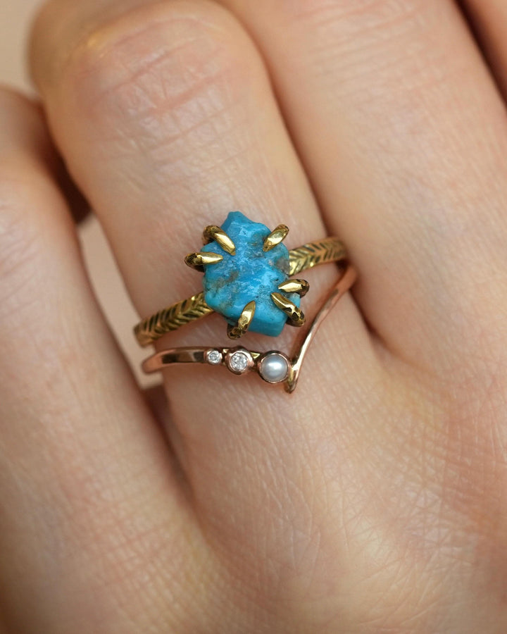 Asymmetrical Dainty Pearl Wave Ring