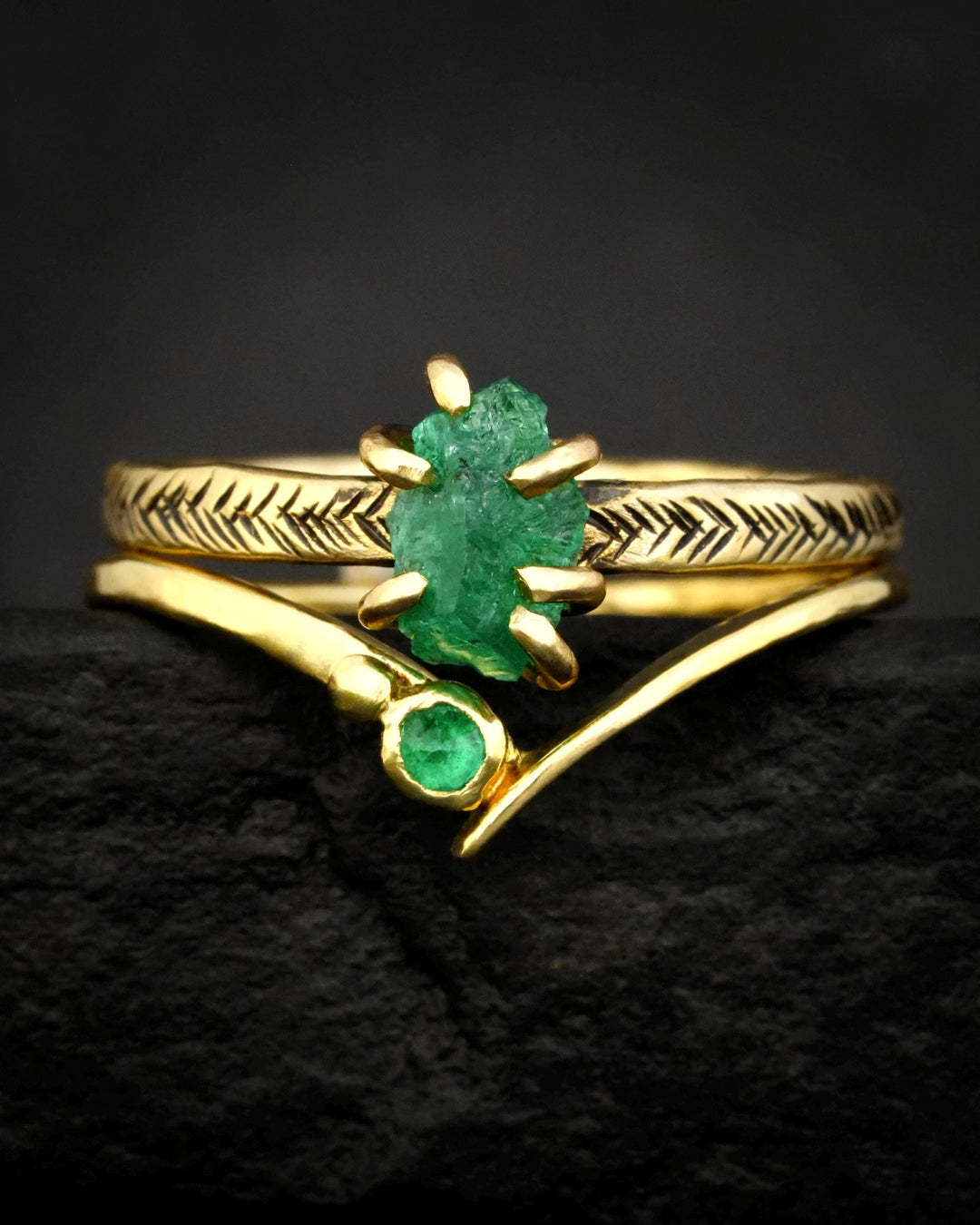 Asymmetrical Round Emerald Chevron Ring
