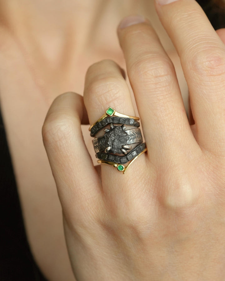 Square Emerald Wedding Wave Band