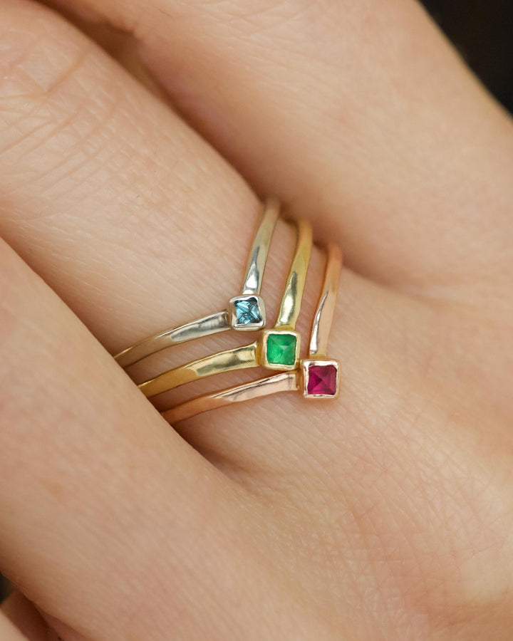Square Emerald Wedding Wave Band