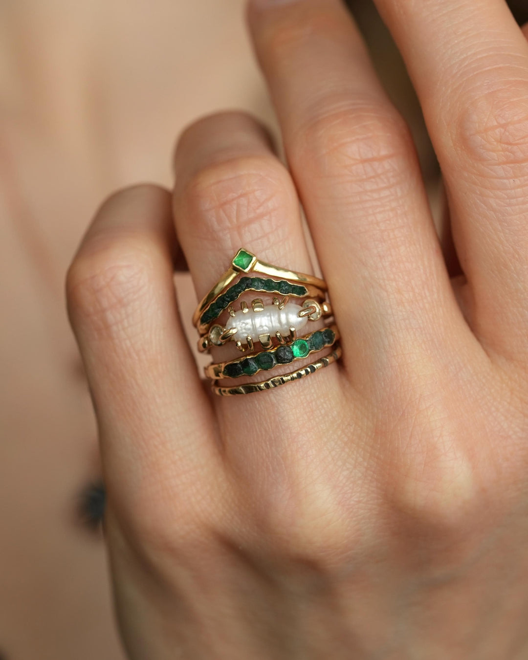 Square Emerald Wedding Wave Band