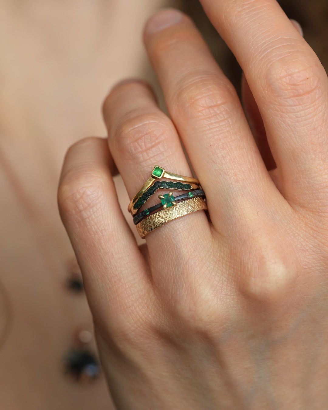Square Emerald Wedding Wave Band