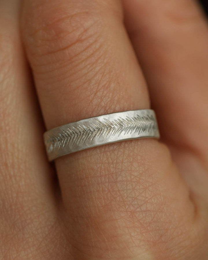 5mm Silver Feather Textured Band