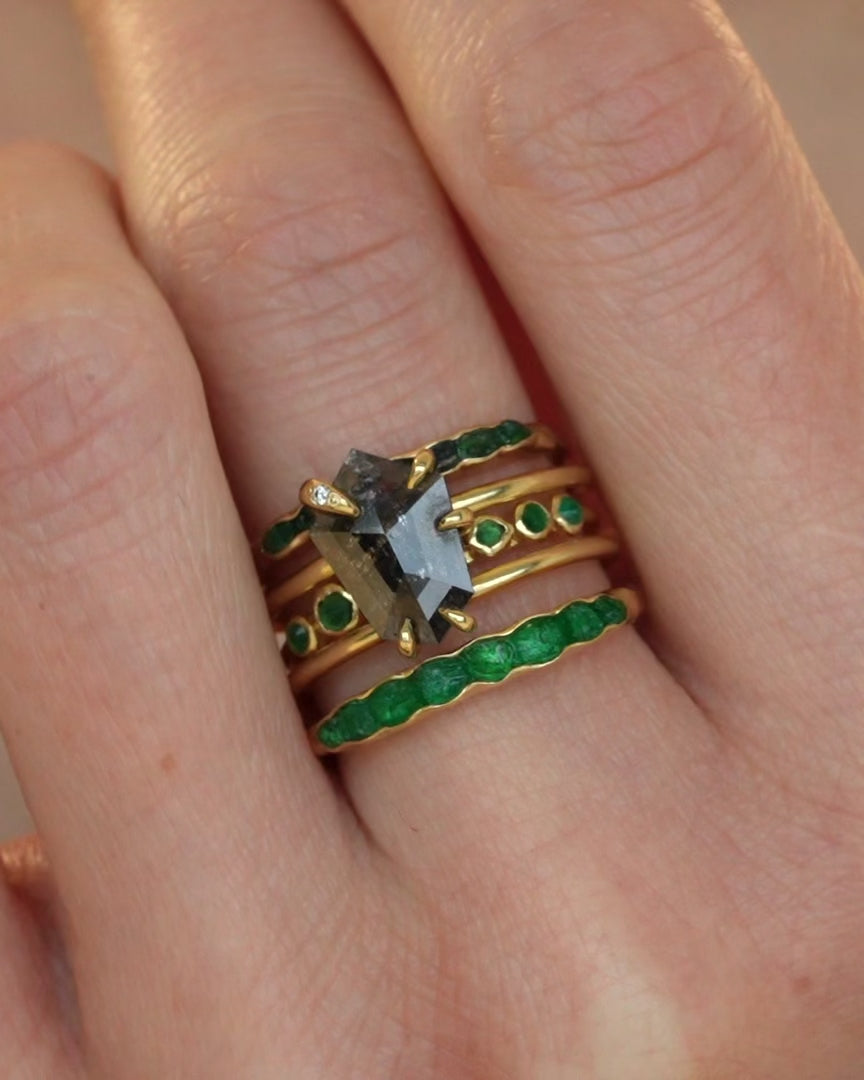 Raw Vivid Green Emerald Band