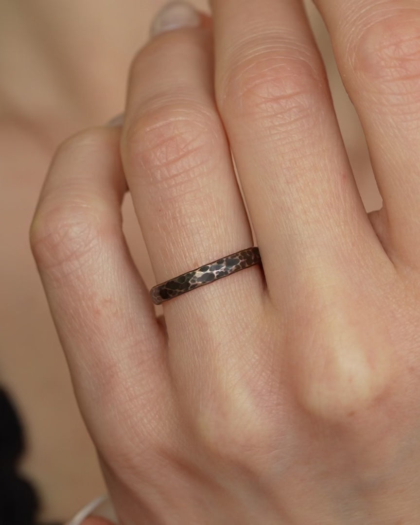 2.8mm Simple Hammered Band