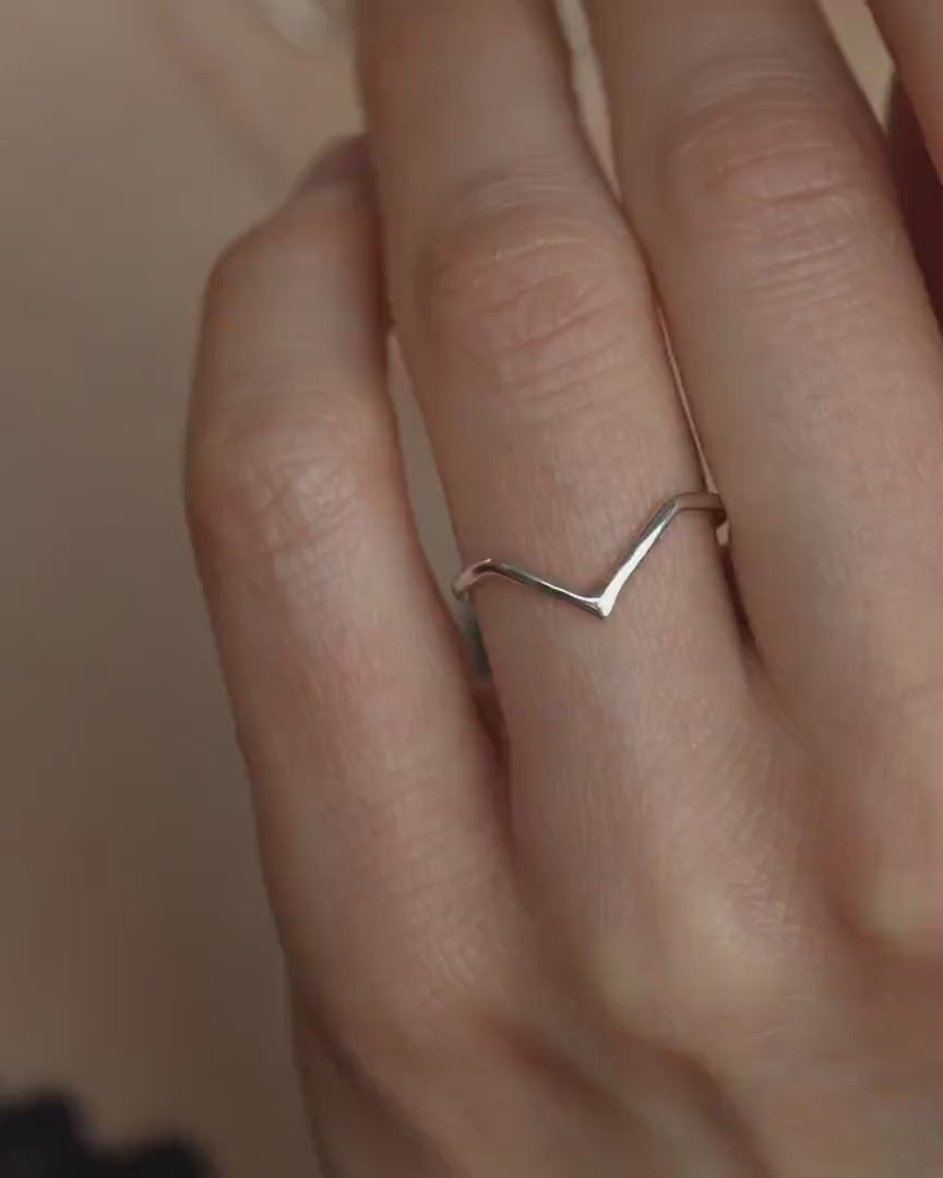 Simple V Shape Wave Ring