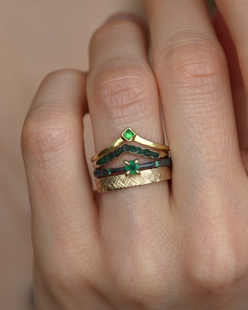 Black Silver Round Emerald Ring