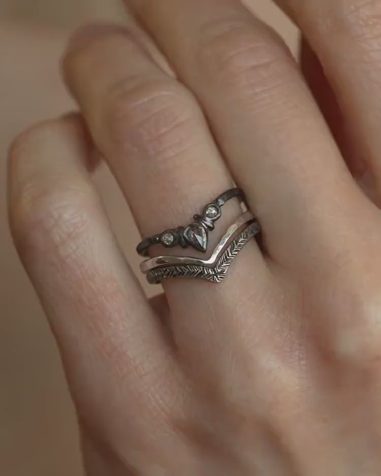 Feather Textured Wave Ring