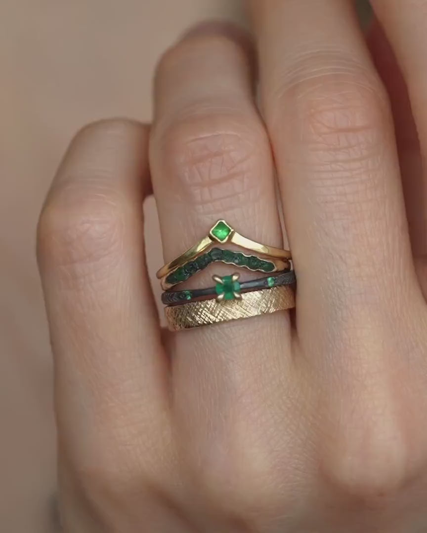 Black Silver Round Emerald Ring