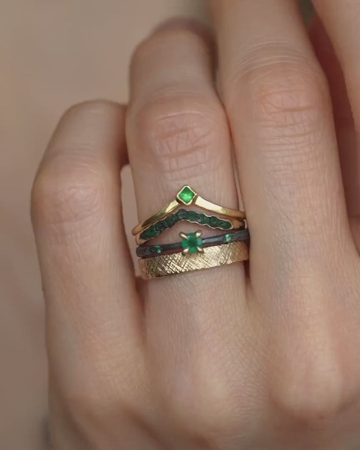Black Silver Round Emerald Ring