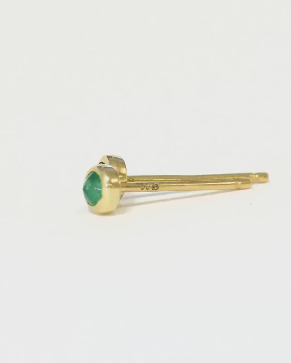 Yellow Gold Round Cut Emerald Studs