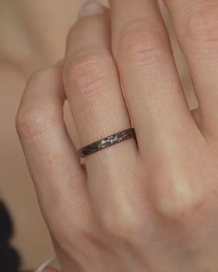 2.8mm Simple Hammered Band