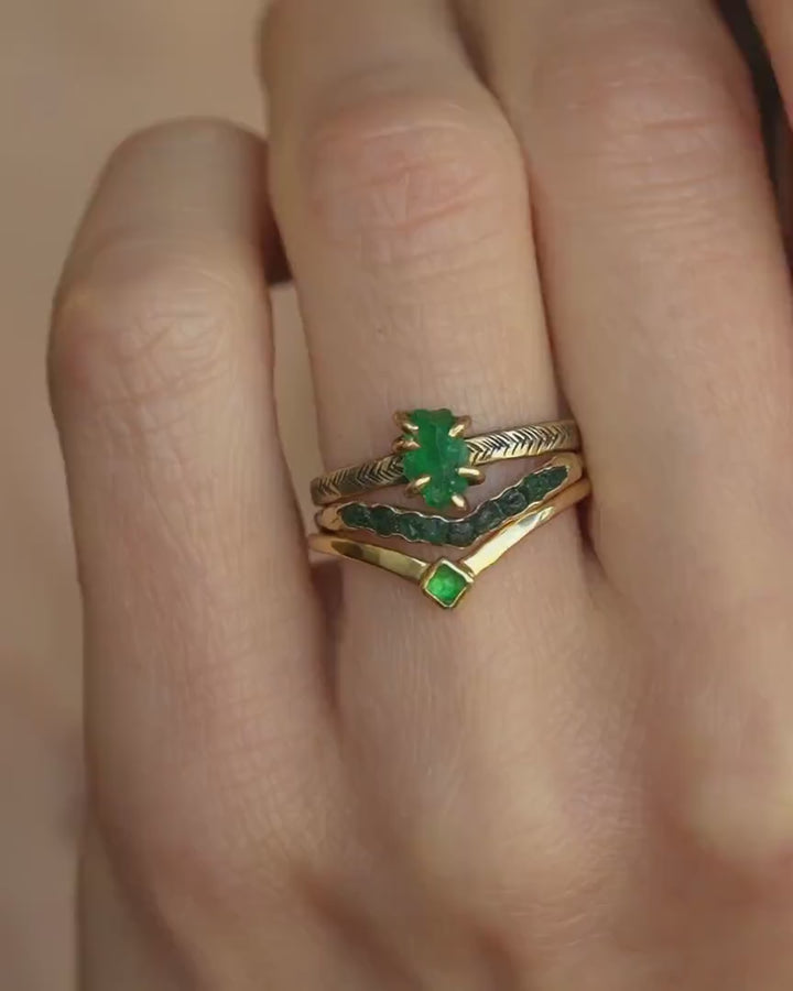 Square Emerald Wedding Wave Band